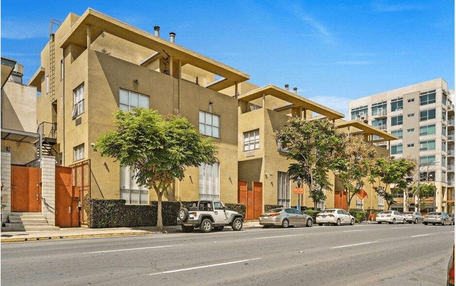 Building Photo - 948 G St