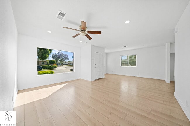 Building Photo - 8603 Donovan St