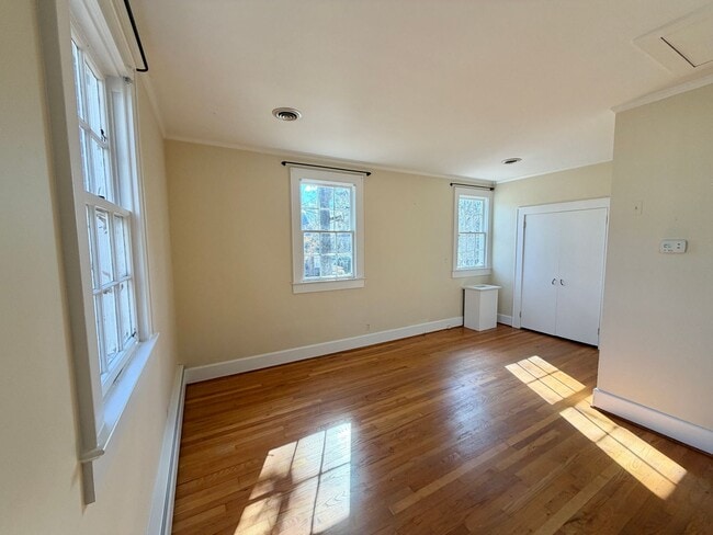 Building Photo - Mitchell College Historic District - 3BR / 4BA