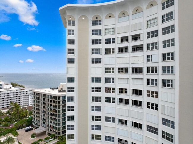Building Photo - 1340 N Ocean Blvd