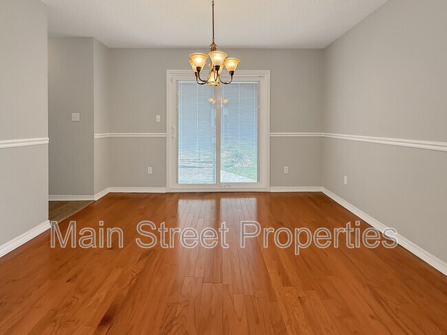 Building Photo - 2121 Pin High Dr
