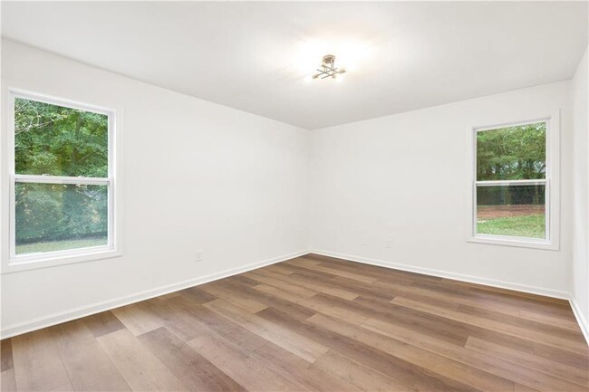 Building Photo - 415 Manor Estates Dr