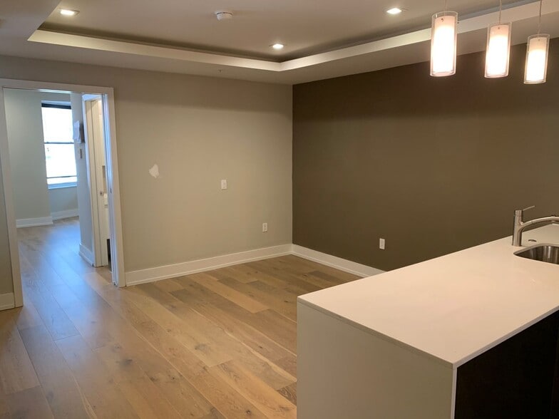 Interior Photo - 4525 Walnut Associates LP