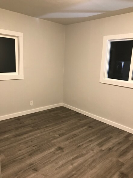 Building Photo - 1002 Naval Ave