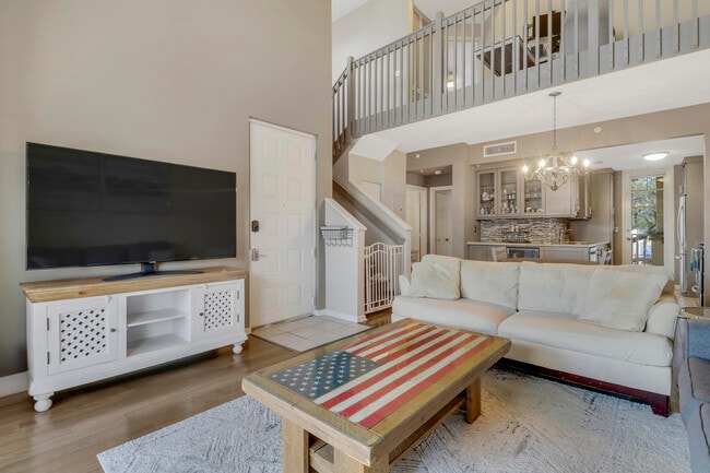 Building Photo - 1152 University Blvd