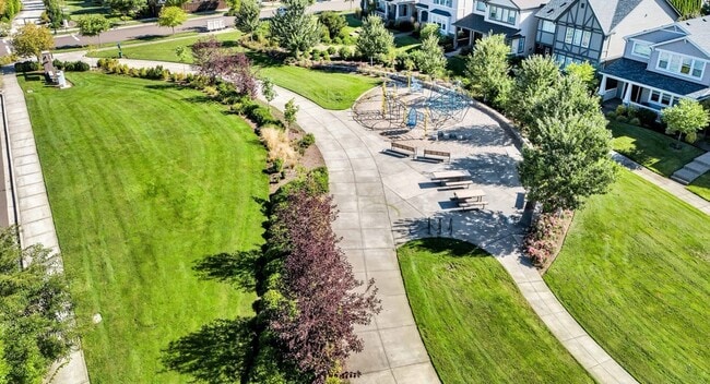 Building Photo - 17181 SW Snowdale St