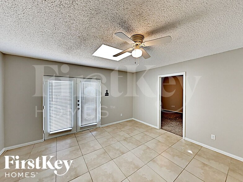 Building Photo - 1852 Rhinevalley Dr