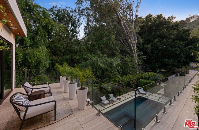 Building Photo - 1884 Laurel Canyon Rd