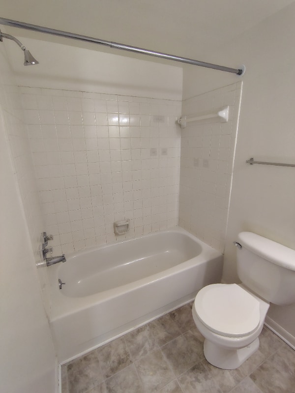 Building Photo - 600 Reusens Rd