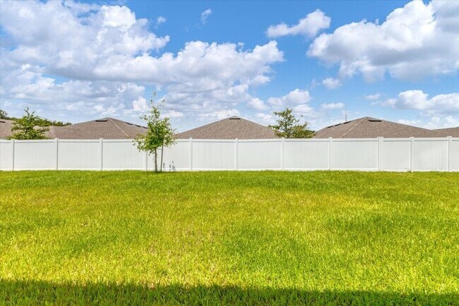 Building Photo - Welcome in to this beautiful Unfurnished -...