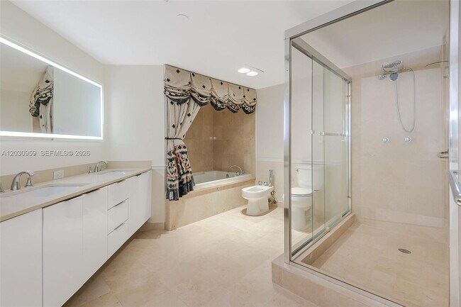 Building Photo - 8855 Collins Ave