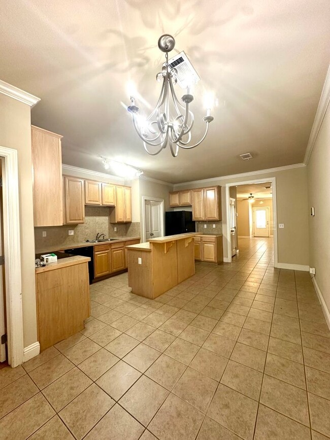 Building Photo - Summerwood Villas 3BR 2BA