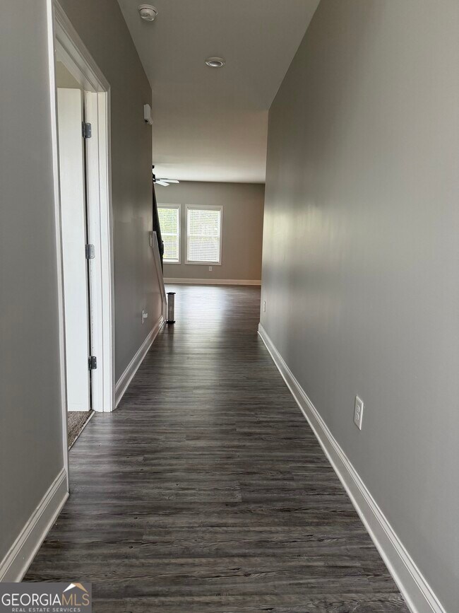 Building Photo - 1120 Riverwalk Manor Dr