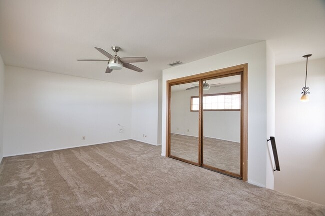 Building Photo - Spacious Four Bedroom Home in Manhattan Beach Hill Section!