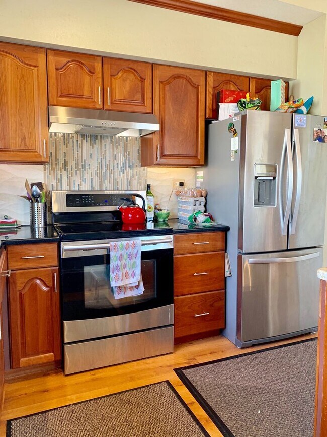 Building Photo - Spacious Rowhouse on Cul-de-sac in SW Longmont for Lease!