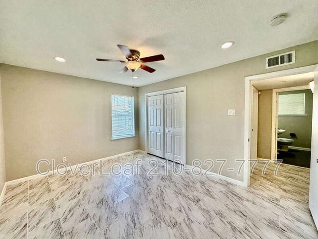 Building Photo - 214 Basswood Dr