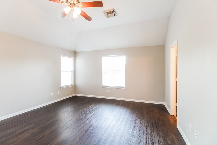 Building Photo - 10514 Southway Bend Ln