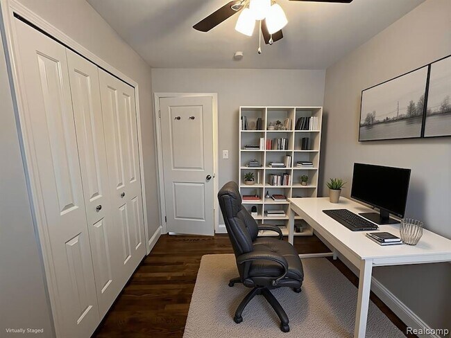 Building Photo - 9768 Lincoln Ct