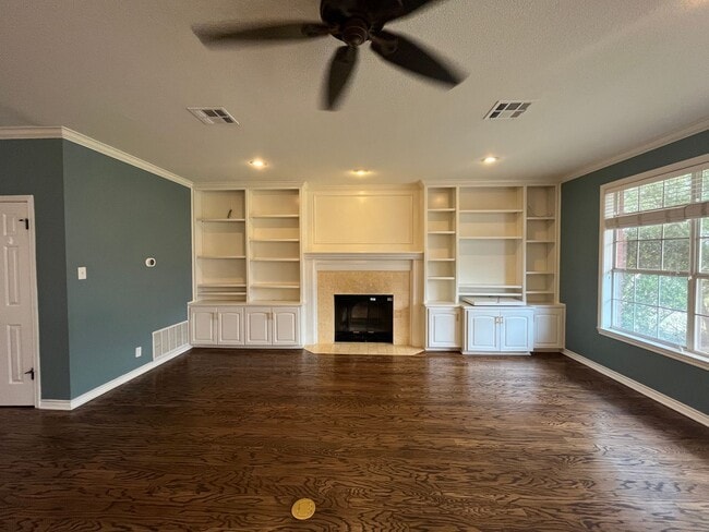 Building Photo - Mill Creek Executive Home Overlooking Golf Course at 17th Tee