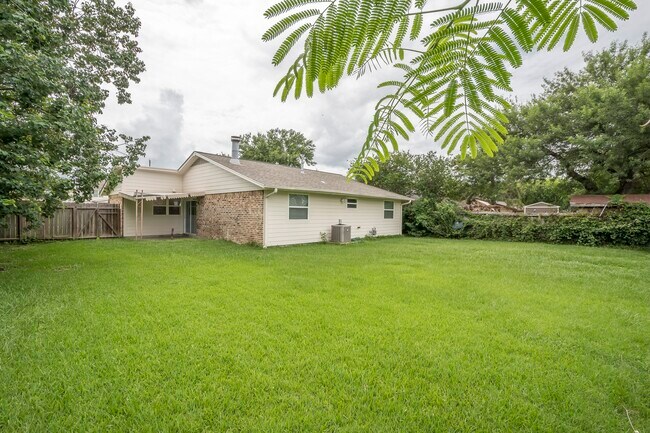 Building Photo - 13402 T C Jester Blvd