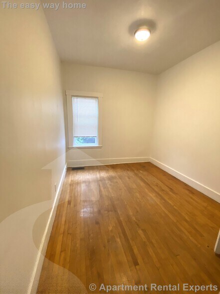 Building Photo - 150 Fifth St Unit #1