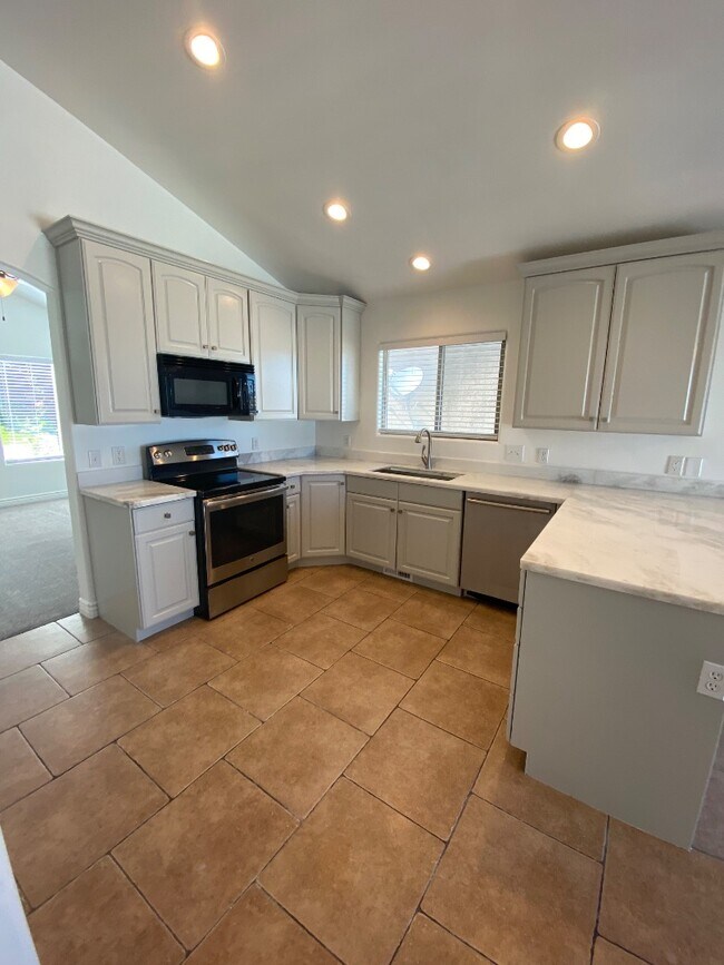 Building Photo - 13123 Pioneer Park Dr