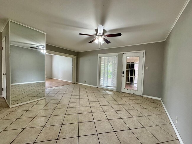 Building Photo - For Rent – Spacious Home Next to Spring Lake Park!