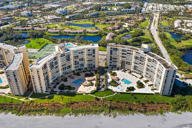 Building Photo - 300 Ocean Trail Way