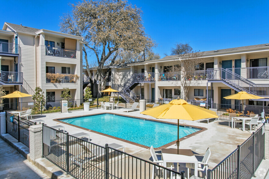 Primary Photo - Old South Austin Apartments