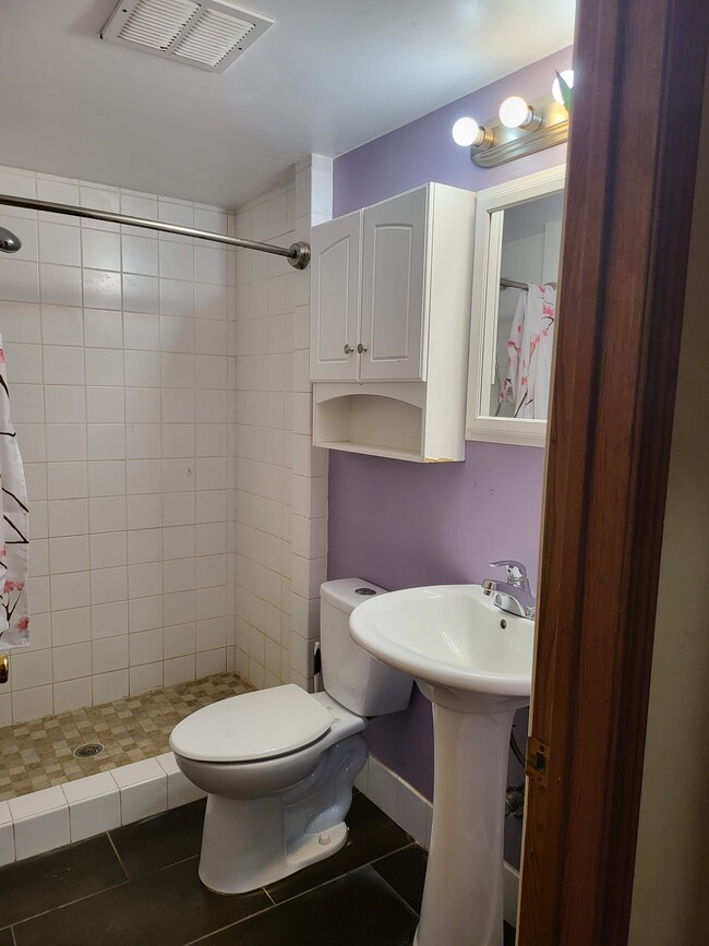 Building Photo - 14449 Hollow Park Ln