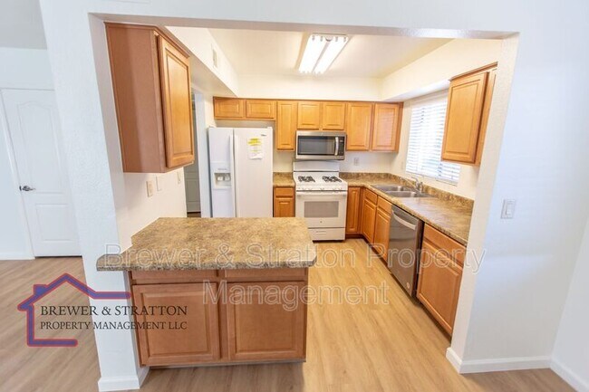 Building Photo - 303 N Miller Rd
