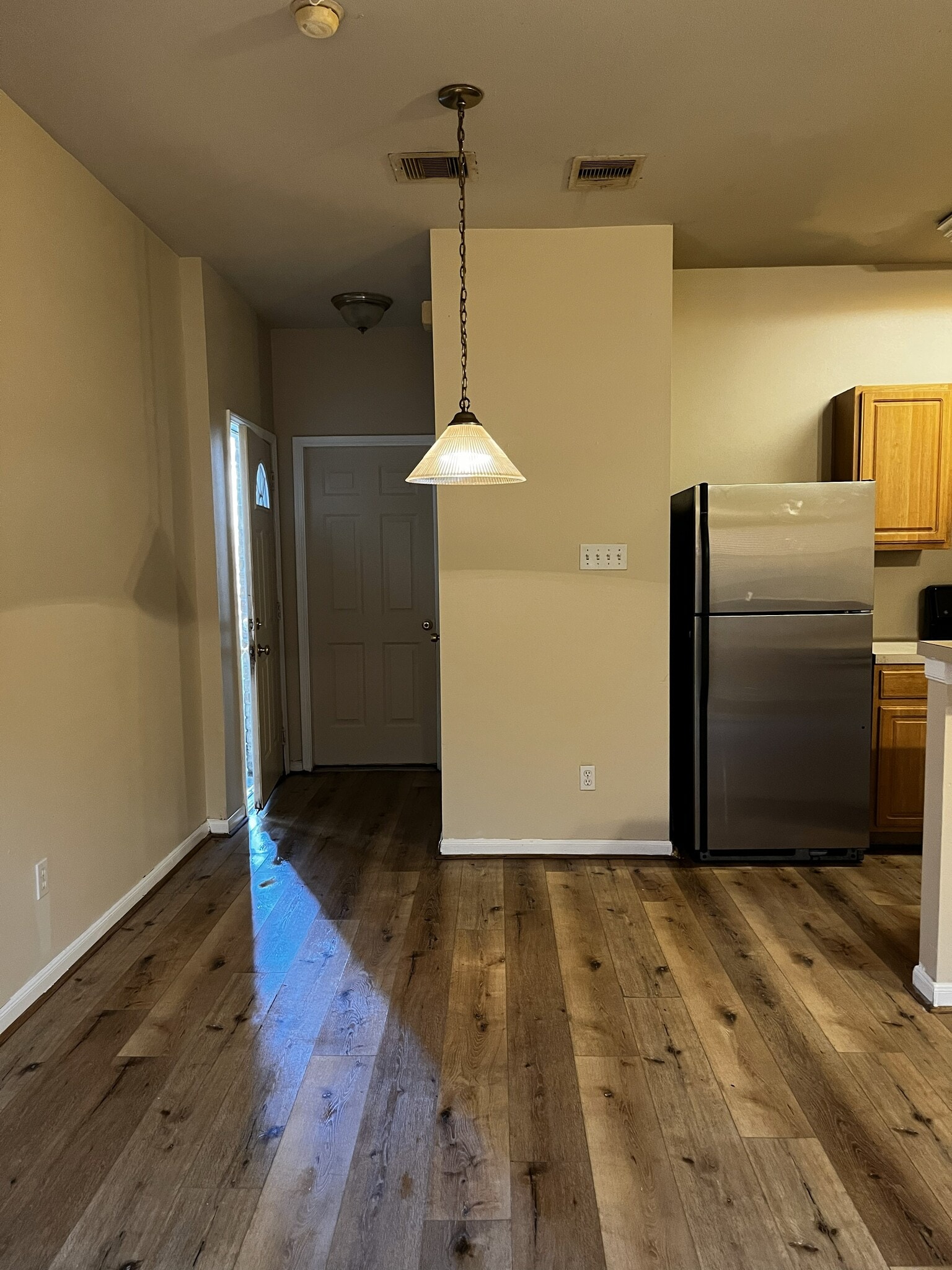 Dinning - 11811 Chetman Dr