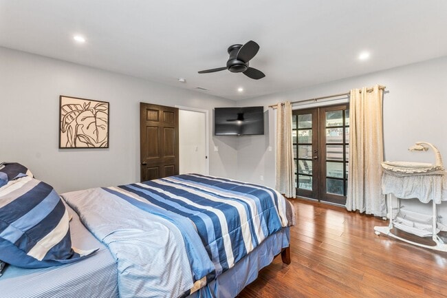 Building Photo - Beautiful 3 bed 2 Bath + Bonus Room home + Yard  in Old Torrance!