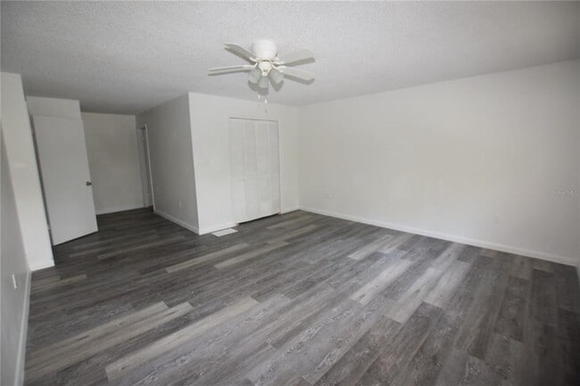 Building Photo - 904 Sumter St