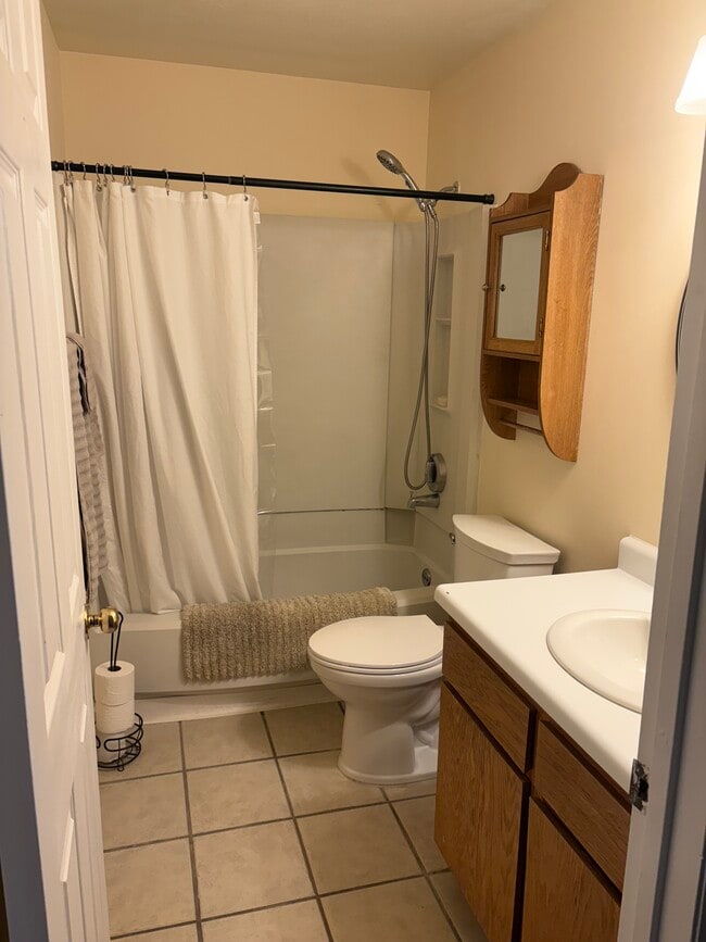 Building Photo - 217 Foss St W