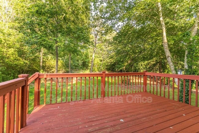 Building Photo - 50 Indian Springs Dr NE