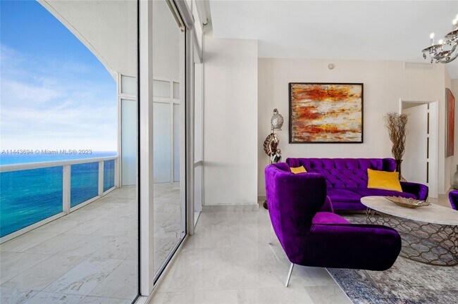 Building Photo - 15811 Collins Ave