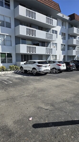 Building Photo - 1800 Sans Souci Blvd