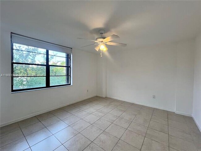 Building Photo - 155 Sunrise Dr
