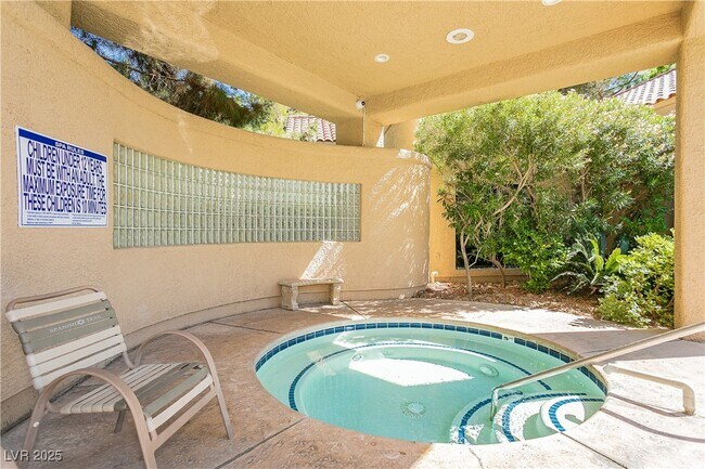 Building Photo - 7163 Mission Hills Dr
