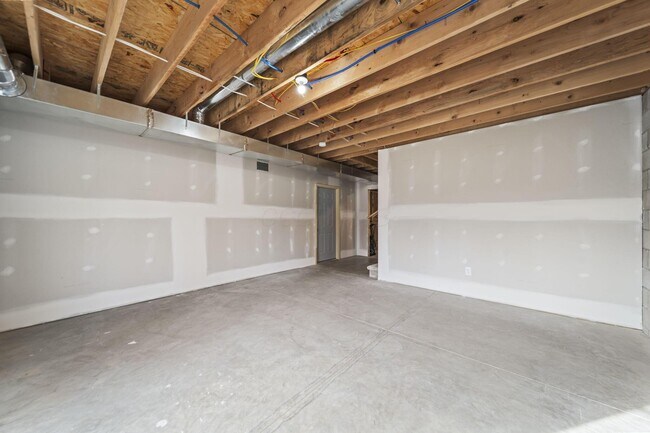 Building Photo - 145 E Main St