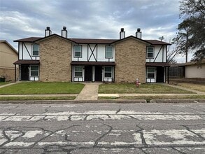 Building Photo - 2017 Paisley Dr