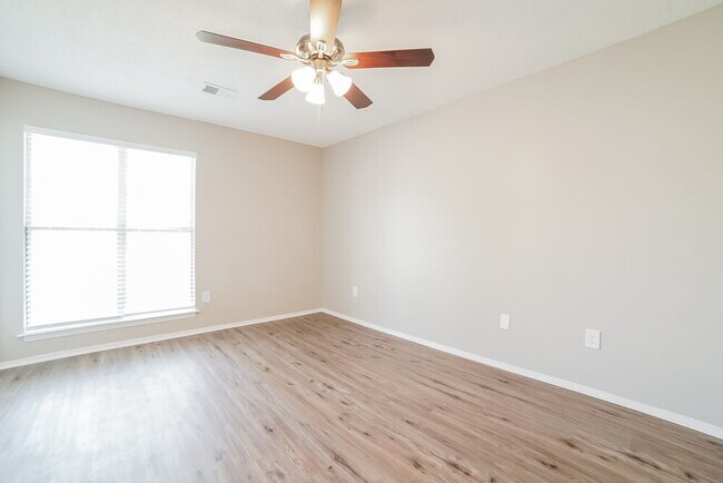 Building Photo - 9179 Belmont Dr