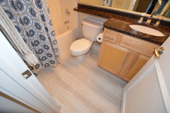 Building Photo - MERIDIAN FURNISHED 2 BDR /2 BATH Luxury Co...