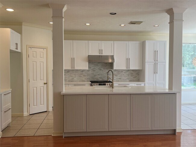 Building Photo - 3815 Shadow Knoll Ct