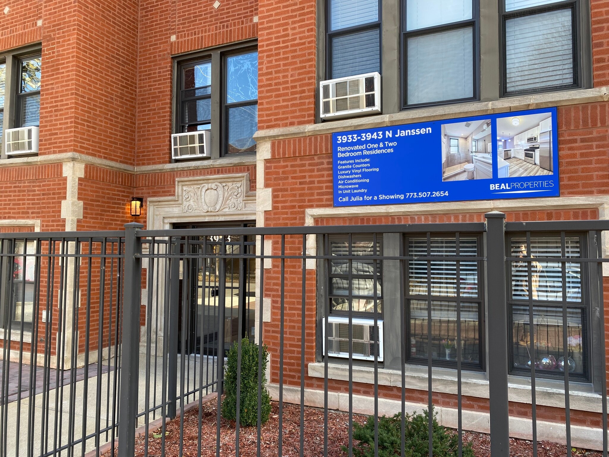 Building Photo - 3925 N Janssen Ave