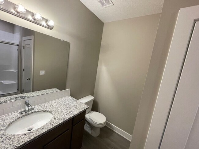 Building Photo - 9376/78 E Wassall