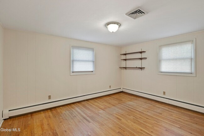 Building Photo - 167 Wood Dale Dr