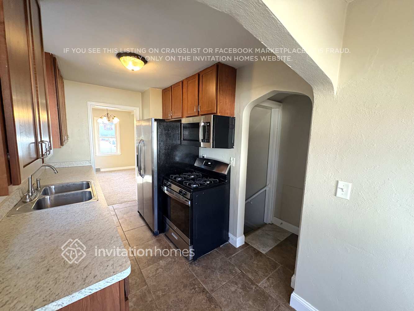 Building Photo - 1923 Arlington Ave E