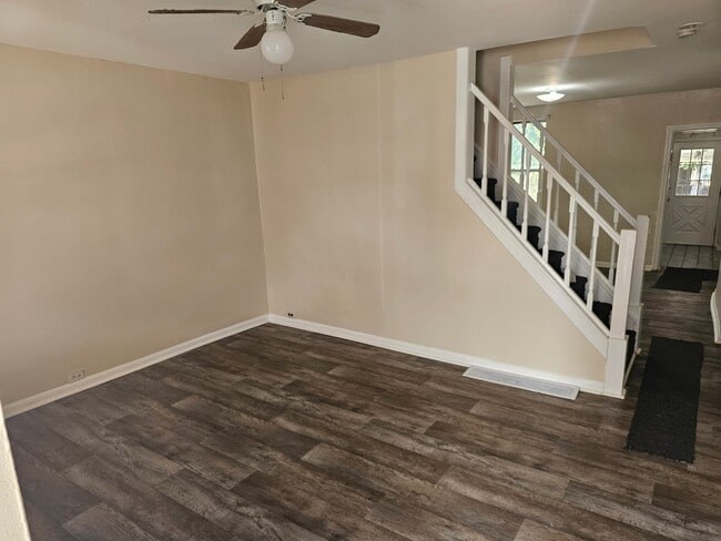 Building Photo - 313 Buttonwood St